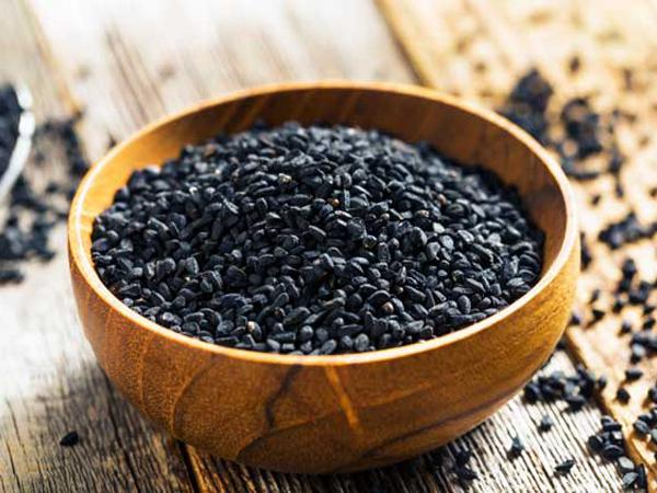 فواید بارهنگ سیاه برای سلامت مو