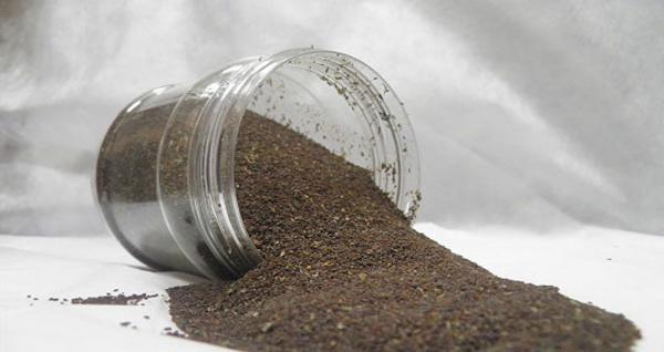 طریقه استفاده از تخم بارهنگ برای خونریزی لثه